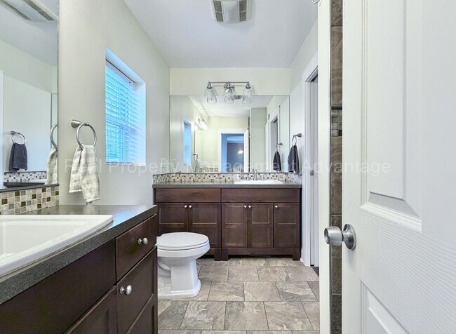 Building Photo - 3 Bed/2.5 Bath - Cape Cod Charm with Modern Comforts Throughout