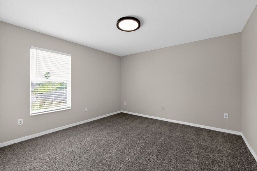 Building Photo - 10629 Shady Preserve Dr