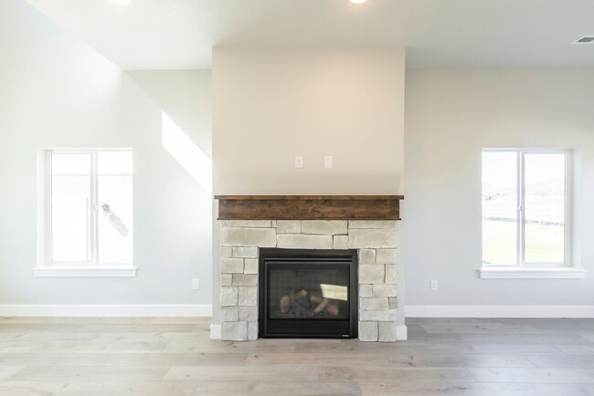 Building Photo - Heber Home in Brookside