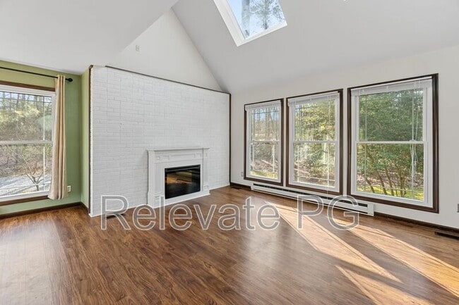 Building Photo - 12620 Thoreau Dr