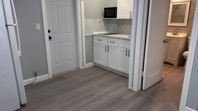 Building Photo - 325 N Federal Hwy