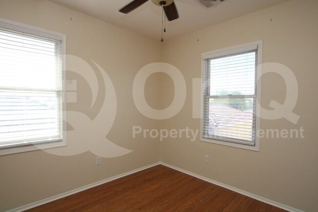 Building Photo - 1366 S Sabino Dr