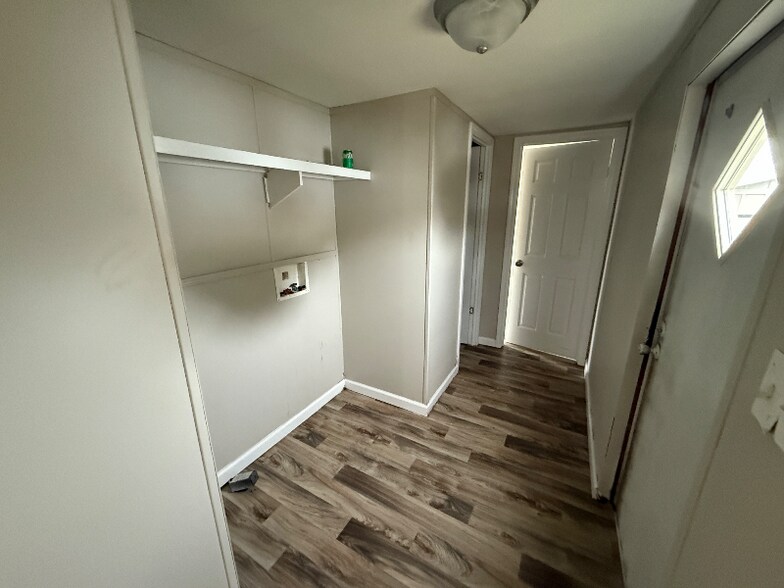 Building Photo - 80 Redwood Ln