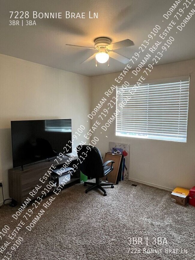 Building Photo - 7228 Bonnie Brae Ln