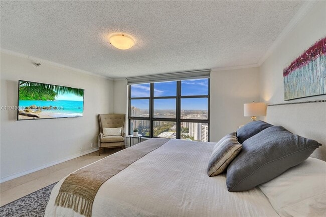 Building Photo - 3500 Mystic Pointe Dr