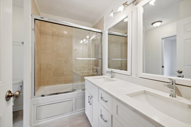 Building Photo - 1816 N Spaulding Ave