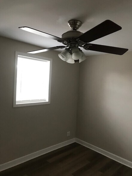 2nd Flr bed Rm 2 - 13310 S Brandon Ave