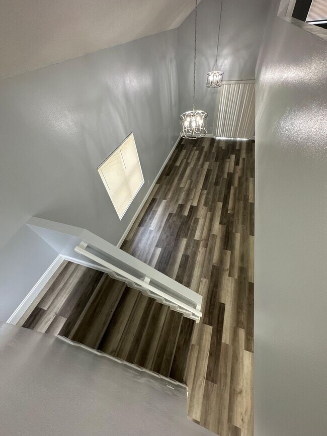 Building Photo - Fully renovated 3/2 Single-Family Home Available for Immediate rent!