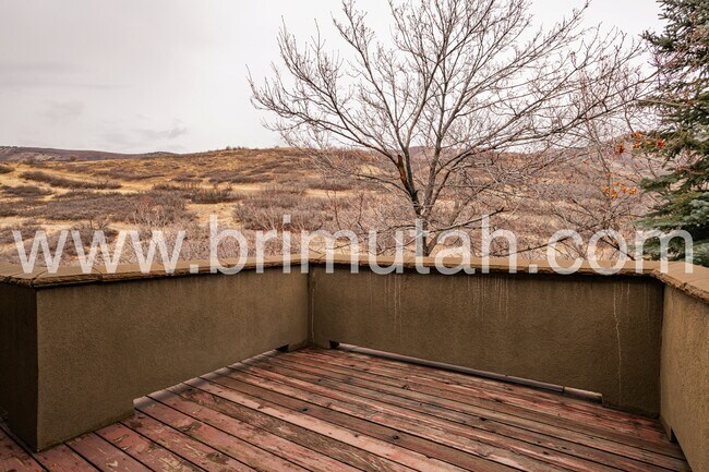 Building Photo - 105 Young Oak Rd