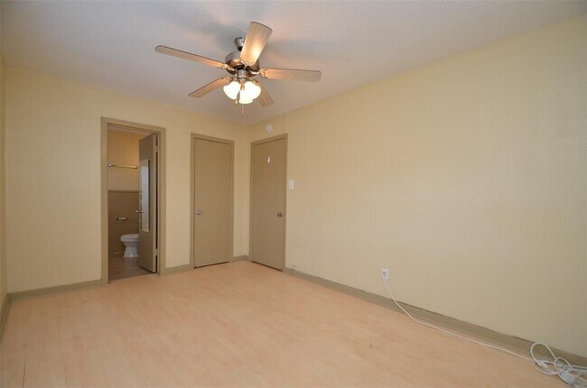 Building Photo - 518 1/2 Hawthorne St