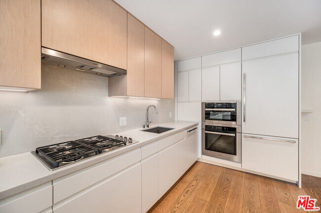 Building Photo - 877 Francisco St