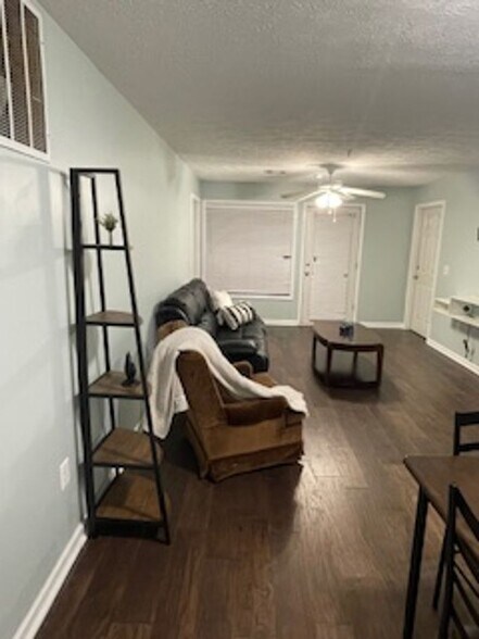 Building Photo - Southern Edge Condo
