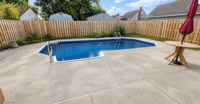 Building Photo - 2065 Hackberry St