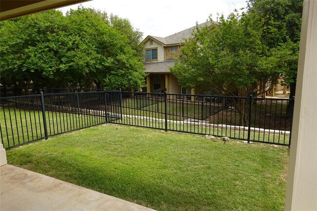 Building Photo - 16100 S Great Oaks Dr