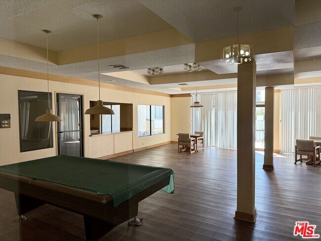 Building Photo - 5237 Newcastle Ave