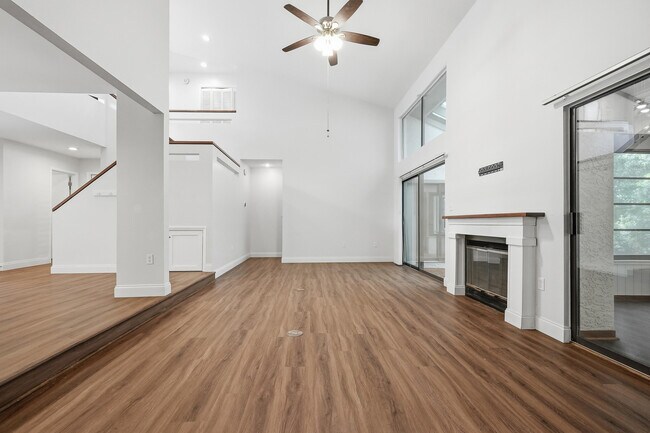 Building Photo - 114 Gleneagles Dr