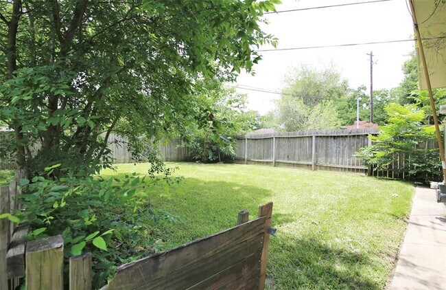 Building Photo - 4629 Carleen Rd