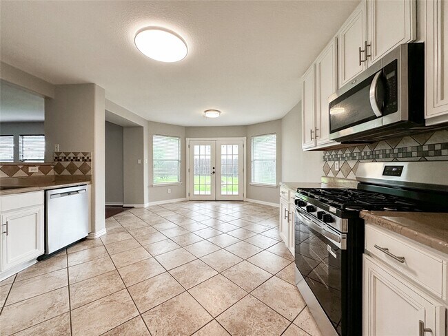 Building Photo - 5739 Westminster Village Dr