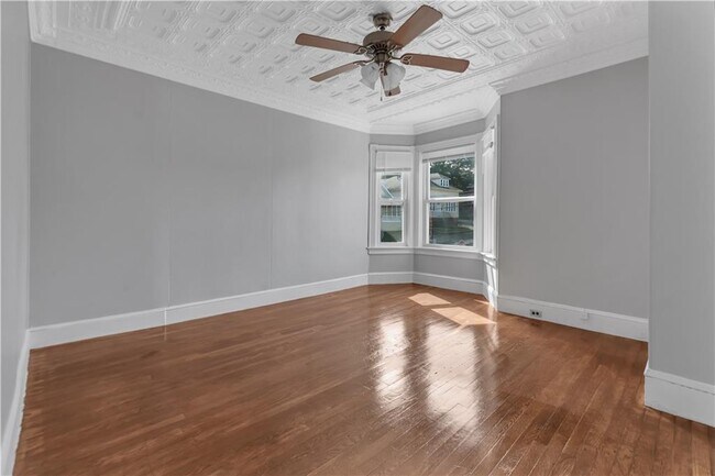 Building Photo - 244 Paradis Ave