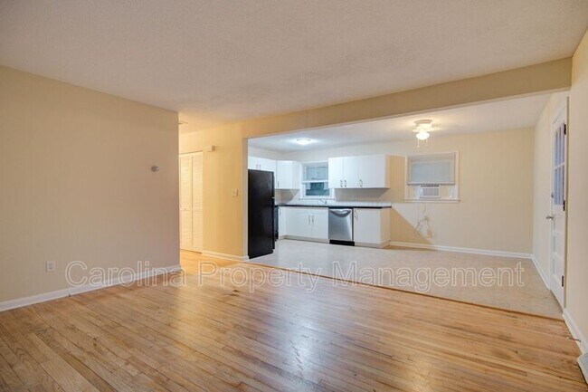 Building Photo - 421 E McLelland Ave