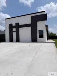Building Photo - 1704 Clinton St