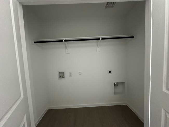 Building Photo - 1620 Elliott Rd