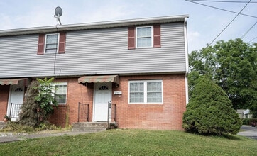 Building Photo - 301 W Adams St