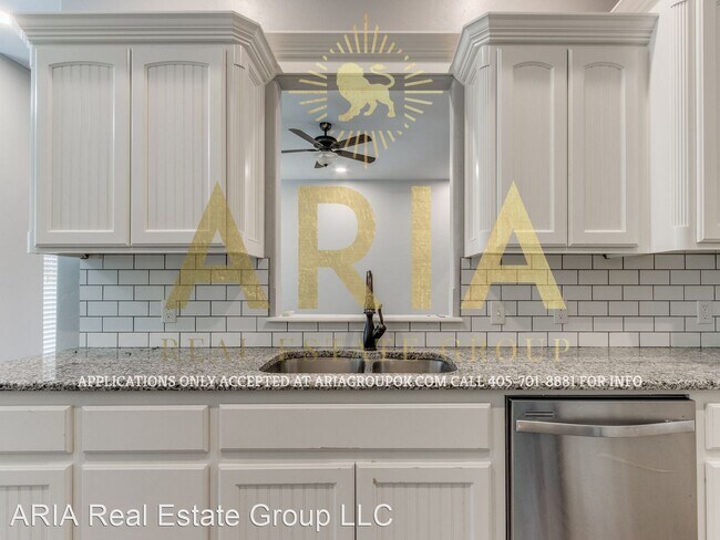 Building Photo - 3 br, 2 bath House - 948 Fox Run Ln.