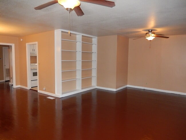 Building Photo - SPACIOUS Quincy 2/1 w/ Wood Floors, All New Windows, New Deck, over 1200 sq ft, & More! $1095/mon...