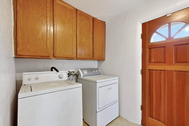 Building Photo - NEAR NORTH VALLEY PUEBLO 2 Bedroom  1 Bath...
