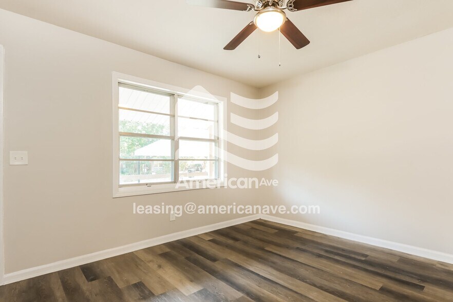 Building Photo - 1838 Emerson Ave