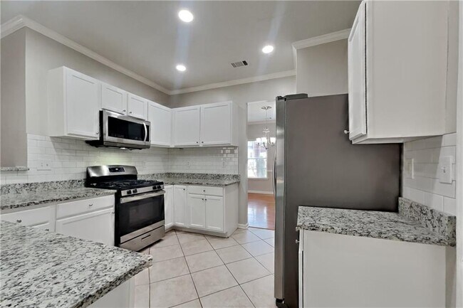 Building Photo - 426 Lily Shoals Ln