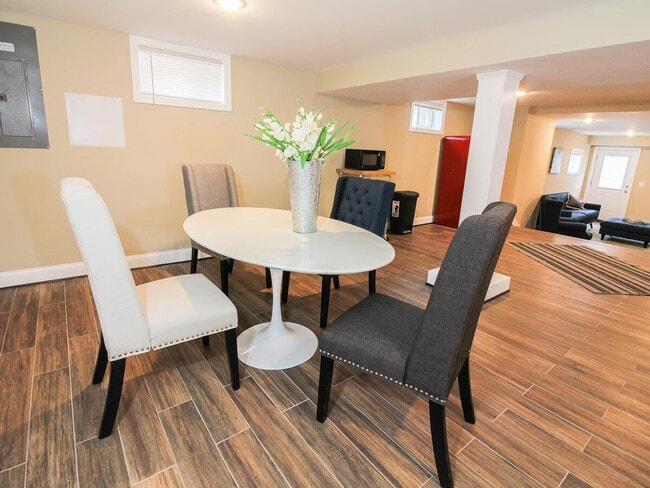 Building Photo - 624 US-29