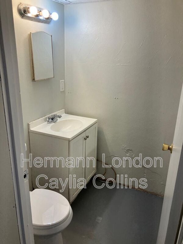 Building Photo - 1049 Willmann Ct