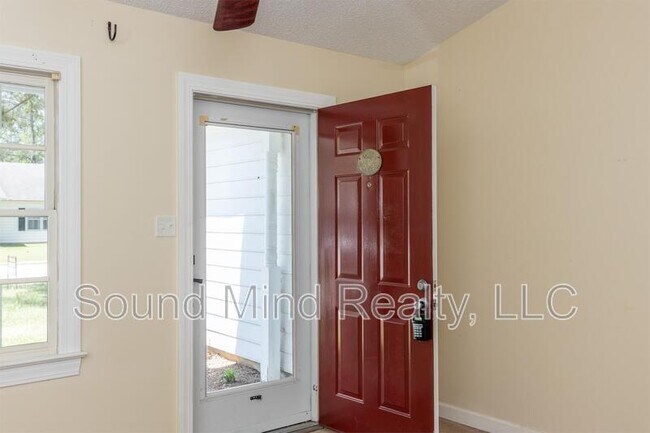 Building Photo - 1532 Briar Glenn Rd