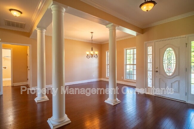 Building Photo - 178 Sarah Jane Dr