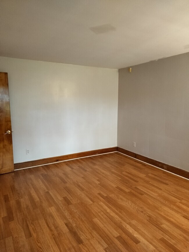 Building Photo - 126 Fanning St