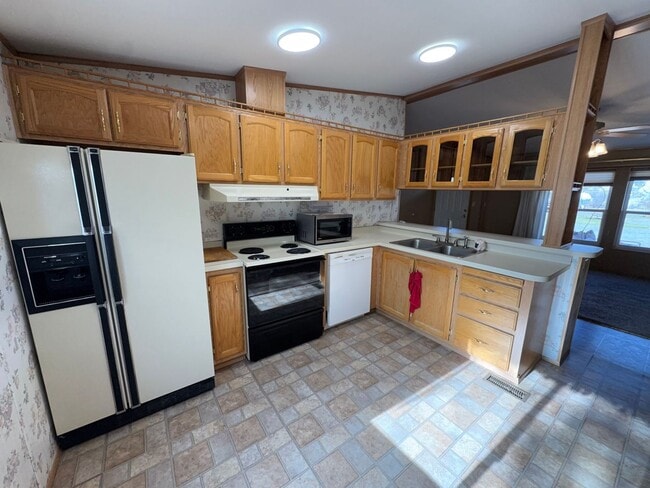 Building Photo - Comfortable 2-Bed, 1-Bath Home in Reed Point – RV Park Location