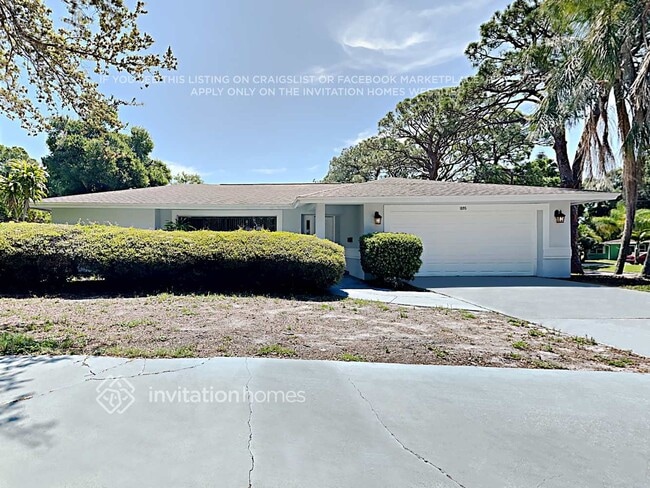 Building Photo - 1895 Almeria Way S