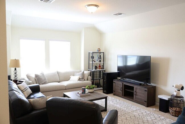Building Photo - 13413 Larrys Ln