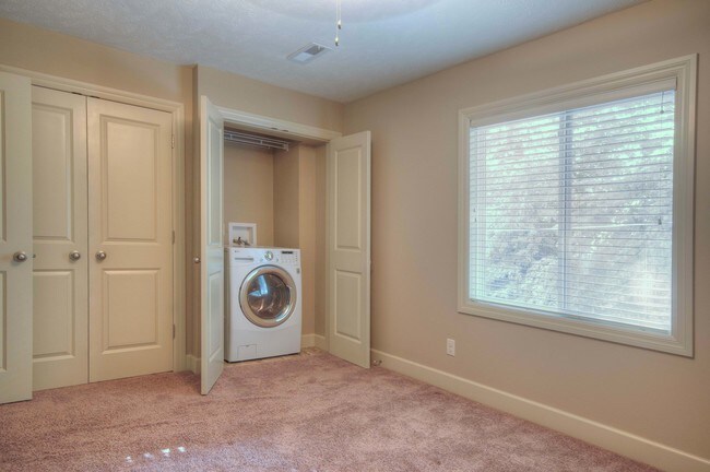 Building Photo - Auburn