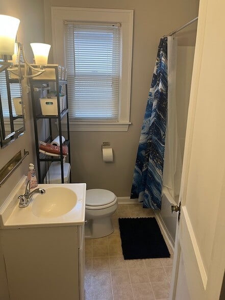 Bathroom - 1621 Norris Pl