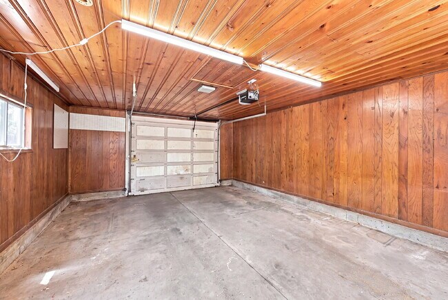 Building Photo - $2,340.95 with $300 off the first month's rent, 2 Beds - 1 Bath, Single Family Home in Denver wit...