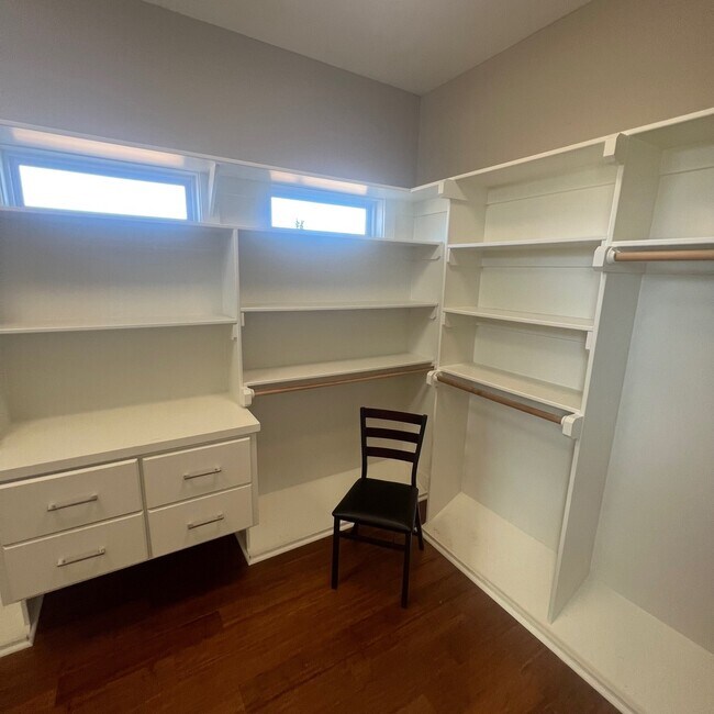 Building Photo - 1622 Prop Dr