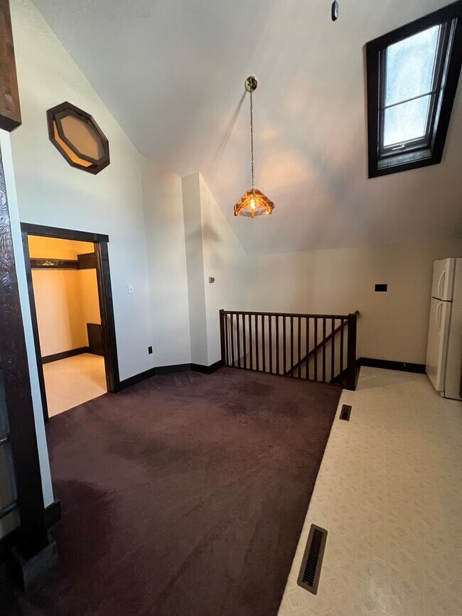 Building Photo - Downtown Apartment Carlisle Hidden Gem.