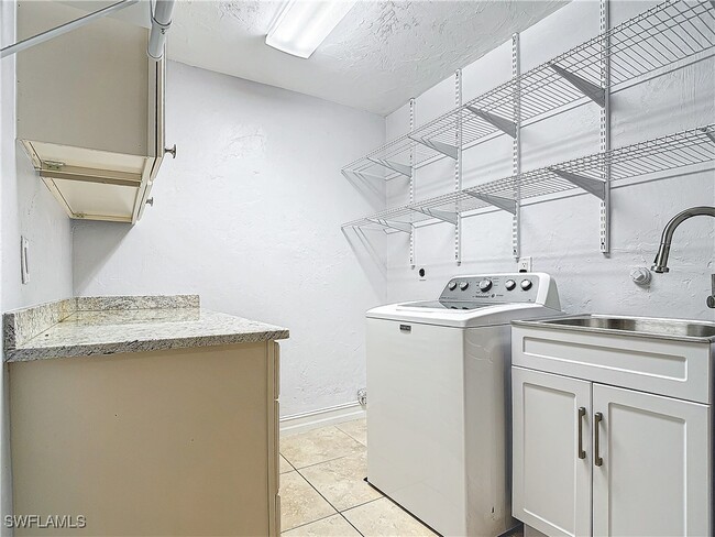 Building Photo - 4348 Beechwood Lake Dr