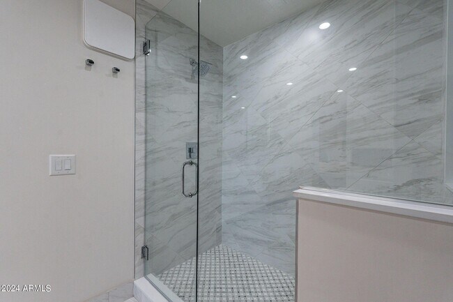 Building Photo - 4422 N 75th St