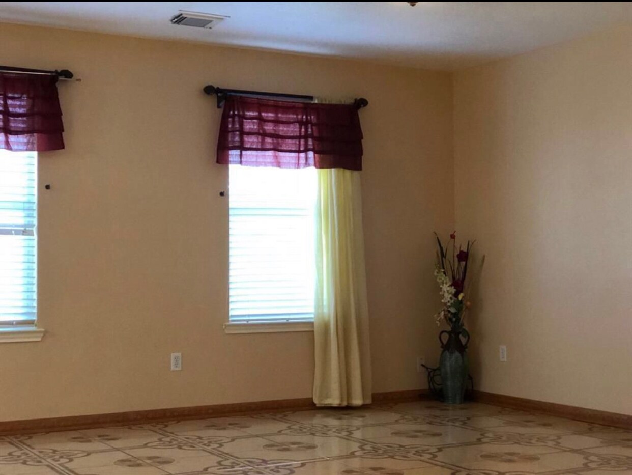 Building Photo - 9821 Rhea Ct