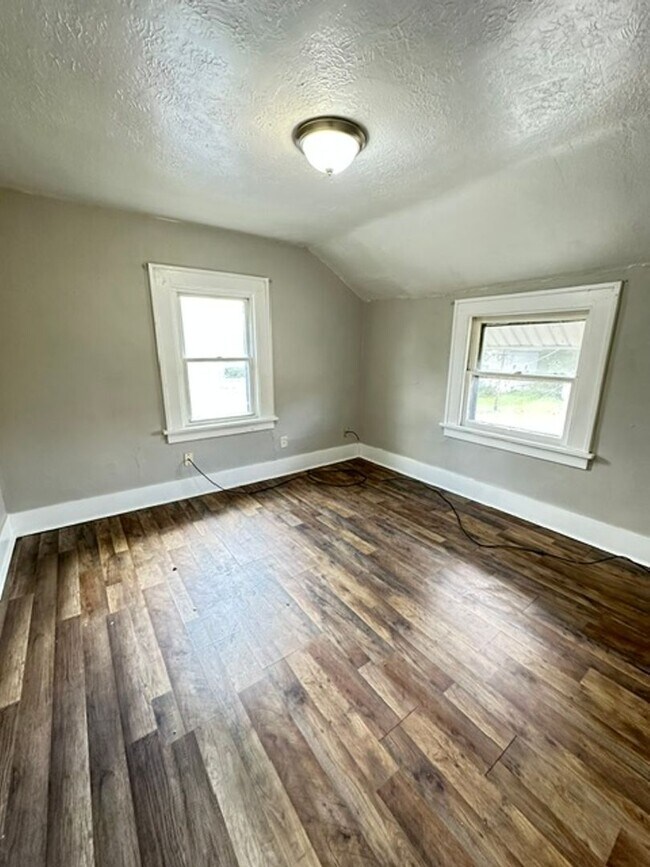 Building Photo - 1007 Brownell Ave