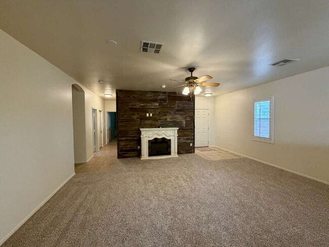 Building Photo - 2540 W Hawks Eye Ave